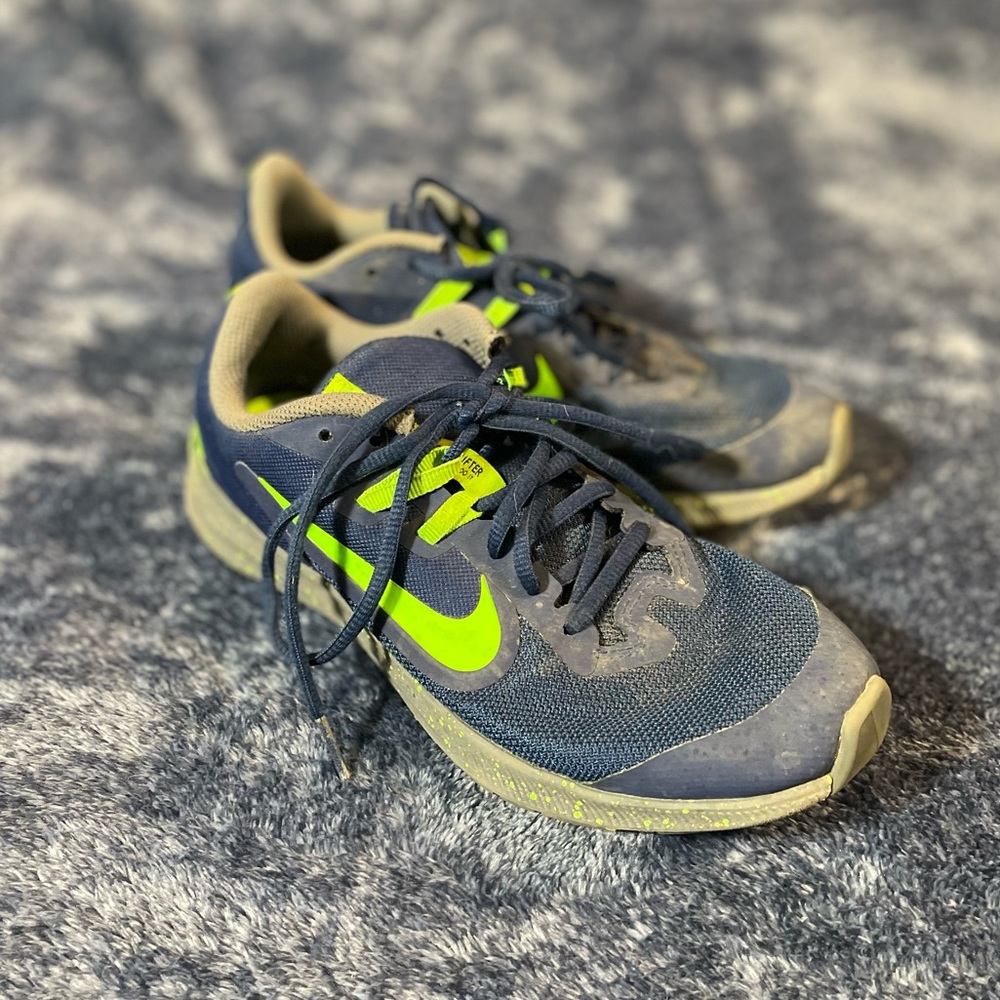 Youth Nike Sneakers Size 5